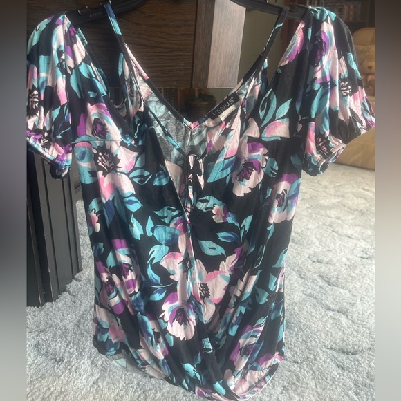 VENUS Tops - Venus Floral Top